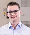 stefan bauer | bam | werkzeugbau formenbau – Stefan Bauer, Bereichsleiter Fertigung: „<em>hyper</em>MILL<sup>®</sup> ist für mich die beste Software, um fünfachsige Bearbeitungen zu programmieren.“